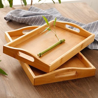 Hölzerner Essencouchtisch dienender BambusTray With Handles