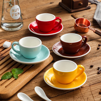 Mehrfarben-Espresso-Schalen des Porzellan-75ml mit Untertassen sind Küchen-Versorgungen sperrig