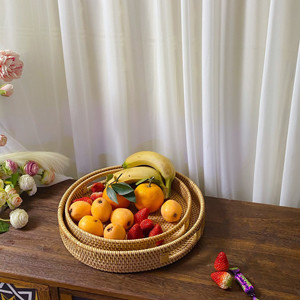 Mehrfunktionale hand- gesponnene Rattan-Runde, die Tray Serving Basket mit Schnitt dient