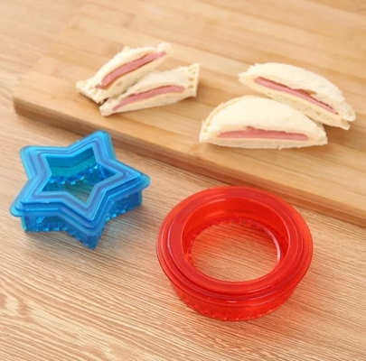 Küchen-Werkzeuge backen Plätzchen-Mittagessen-Sandwich-Schnittmeister und Eichmeister des Hersteller-DIY zusammen