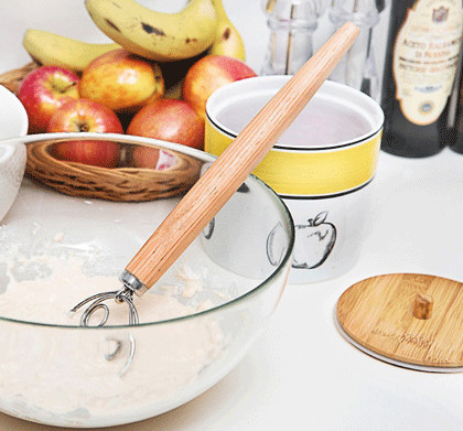 Teig-Schneebesen mit Edelstahl-Ring u. hölzerner Schneebesen für Brot-Backen-Werkzeug