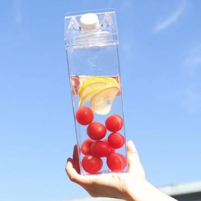 kundenspezifische Trinkbecher melken des Plastikquadrat-500ml die wasserundurchlässige Karton-Wasser-Flasche