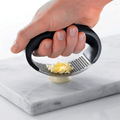 Edelstahl-Knoblauch-Fleischwolf-Zerkleinerungsmaschinen-und Peeler-Knoblauch-Presse-Rocker-Küchen-Versorgungen