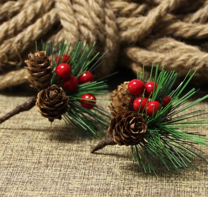 Rote Frucht-künstliche Kiefern-Nadeln PVCs für Mini Christmas Tree Ornaments