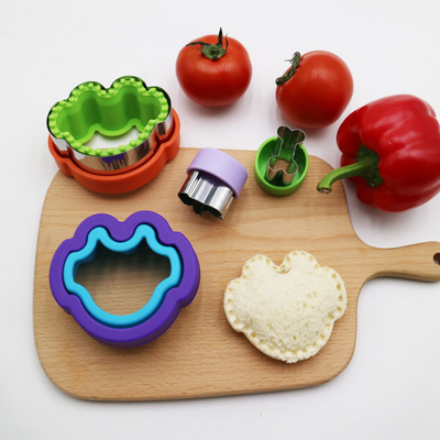 Schneider-Edelstahl-Haushaltsware-Blume Dinos Circle Mickey Mold des Sandwich-4pcs