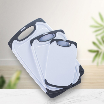Behandelt freies hackendes Küchen-PlastikSchneidebrett Juice Grooves With Easy Grip BPA 676g