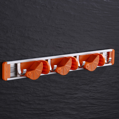 An der Wand befestigter Metallbesen-und -mop-Speicher-Gestell-Besen-Mopp-Organisator For Pantry