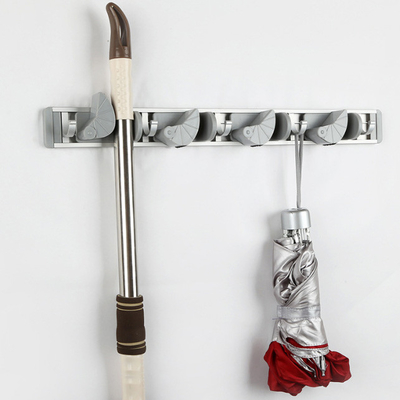 An der Wand befestigter Metallbesen-und -mop-Speicher-Gestell-Besen-Mopp-Organisator For Pantry