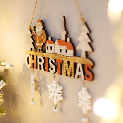 Hauptrestaurant-hölzerne Weihnachtstür, die Santa Snowman Elk Decoration hängt