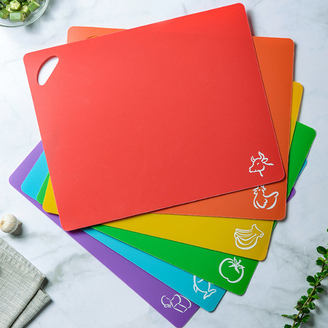 4 gesetzte Haushaltsware-Plastikprodukt-flexibles Schneidebrett Mats With Food Icons